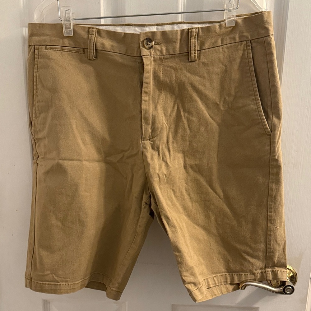 Old Navy Men's Tan Flat Front Shorts